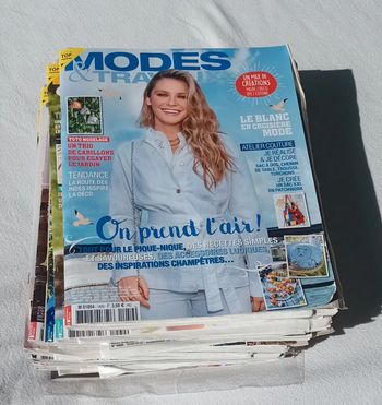 Lot de patrons/magazines Modes et travaux broderie couture