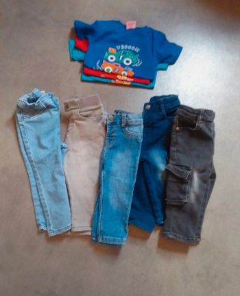 Lot 5 jeans et 3 tee-shirts 12mois