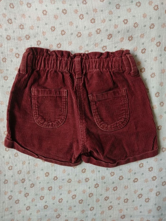 Short en velours côtelé bordeaux Gémo - Taille 3 ans - Très bon état - photo numéro 6