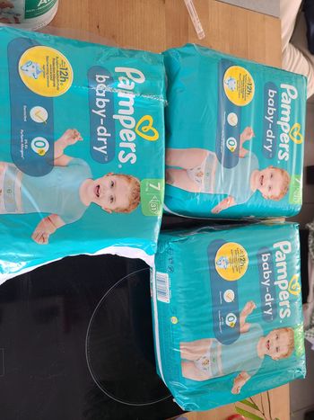 Lot  de couches Pampers baby dry taille 7