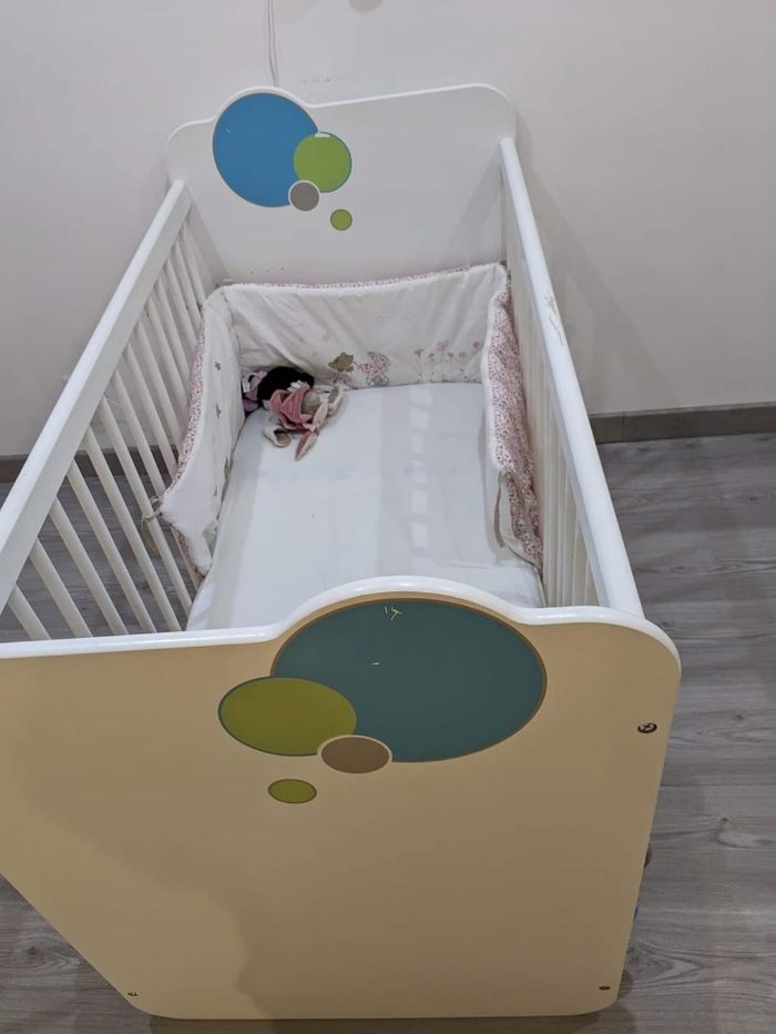 Lit  barreaux bébé