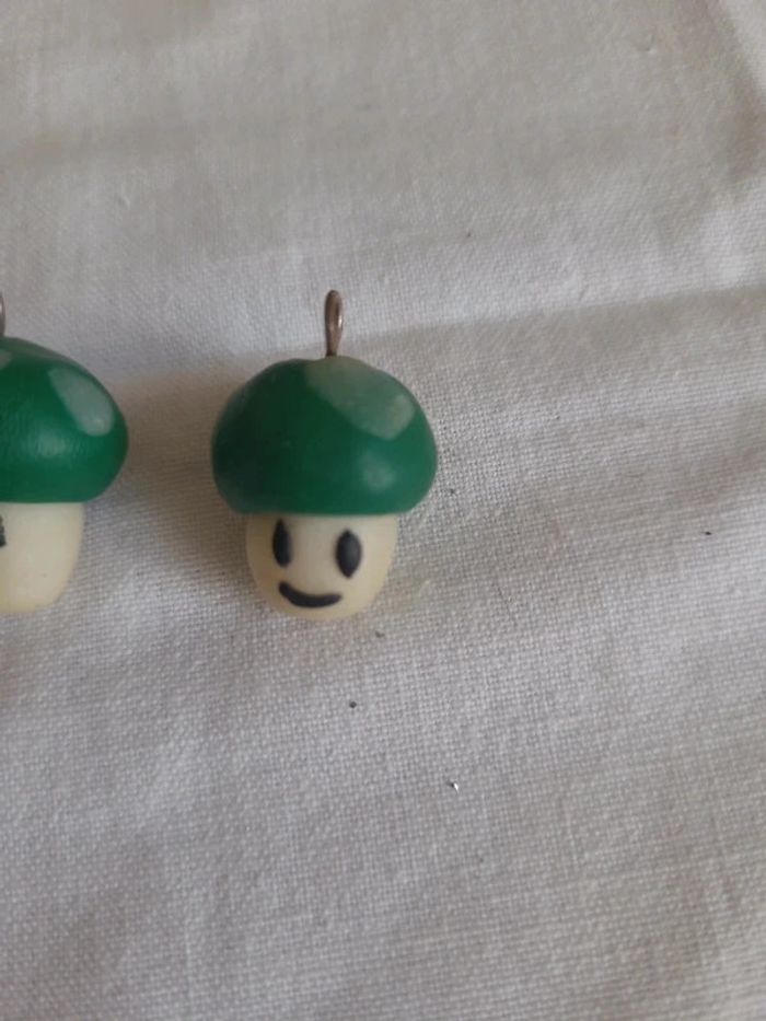 2 petits champignons vert du jeu Mario - photo numéro 3