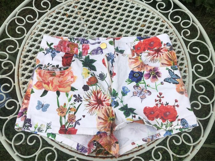 Short blanc à motifs