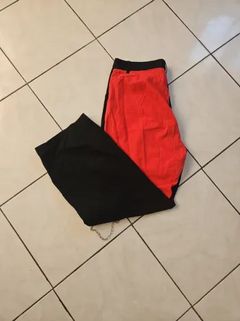 Pantalon femme / pantalon rouge et noir