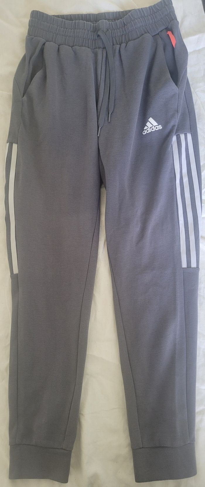 Bas de survêtement adidas gris