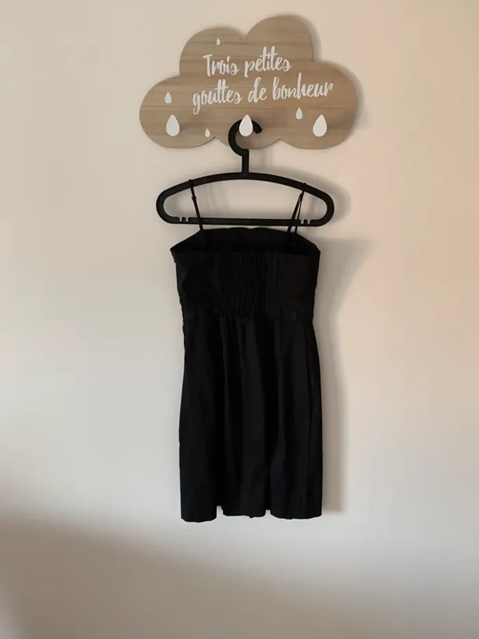 Petite robe noire - photo numéro 3
