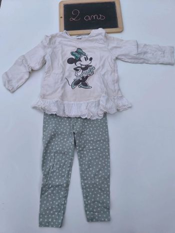Ensemble Disney taille 2 ans en très bon état