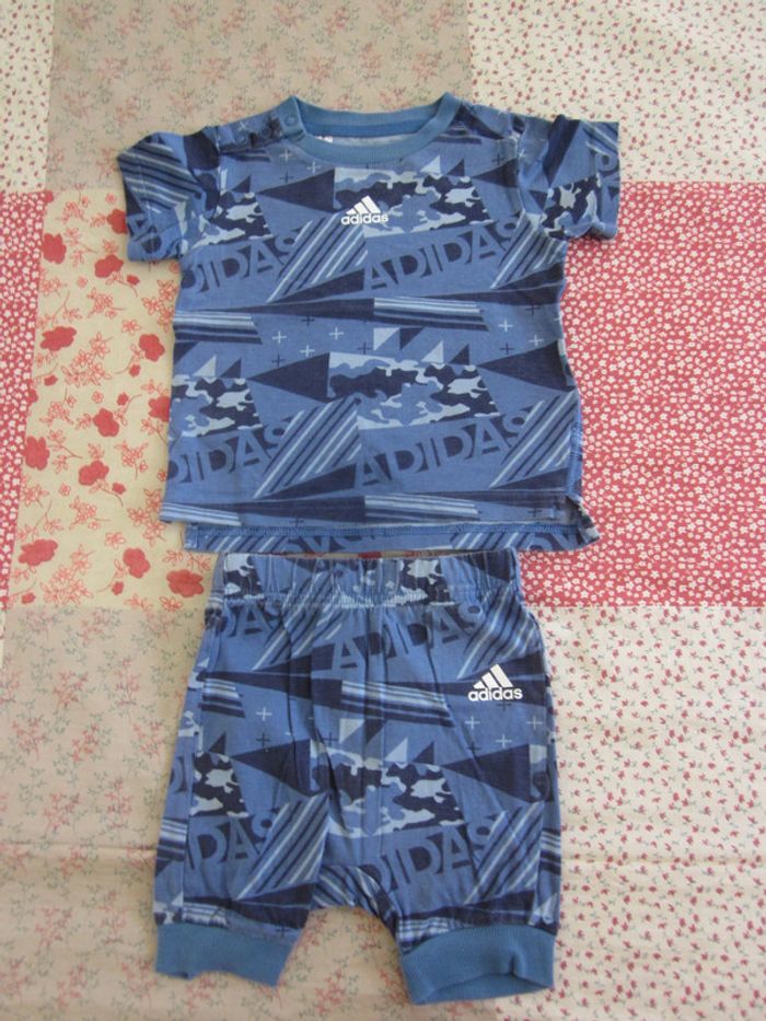 Ensemble T-shirt et short 12 mois