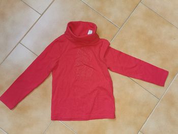 Haut col roulè rouge 3 ans