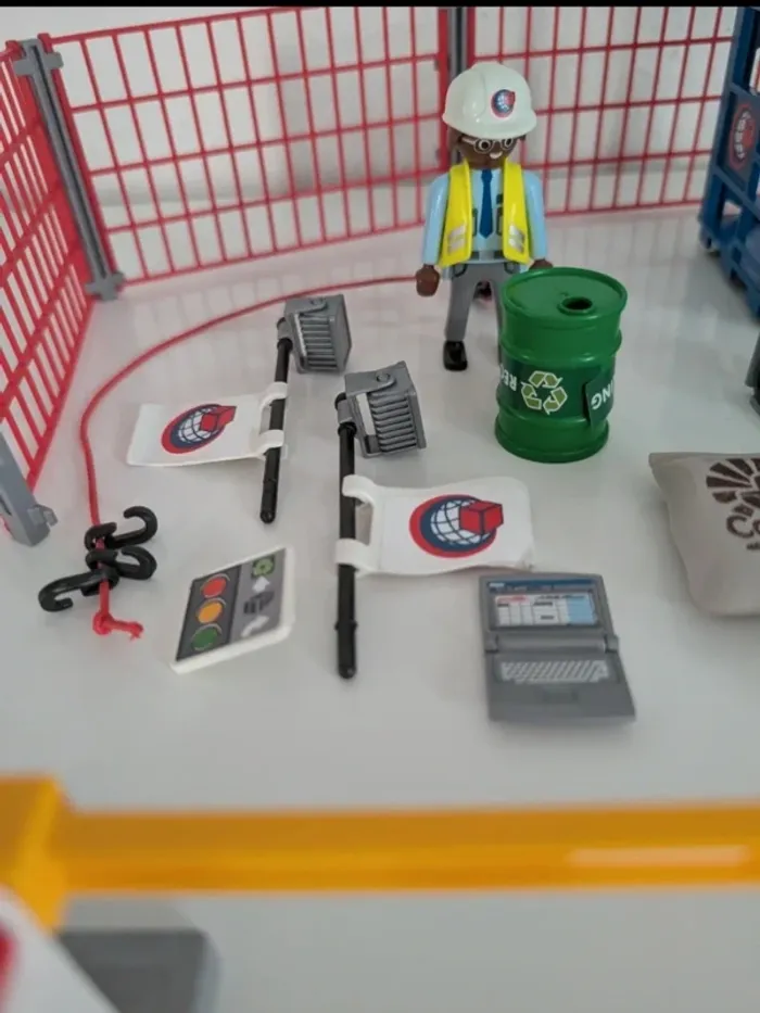 Playmobil 70773 espace de stockage city action cargo port - photo numéro 6