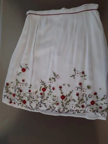 Jupe blanche fleurie en 38