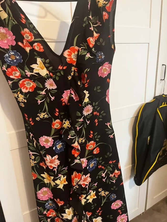 Superbe robe longue noire à fleurs - photo numéro 8