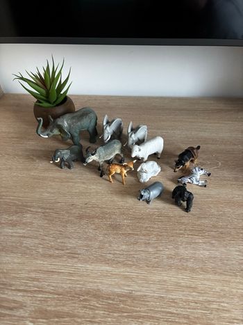 Lots  plusieurs animaux, 12 figurines