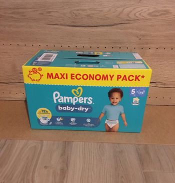 94 couches Pampers baby dry taille 5