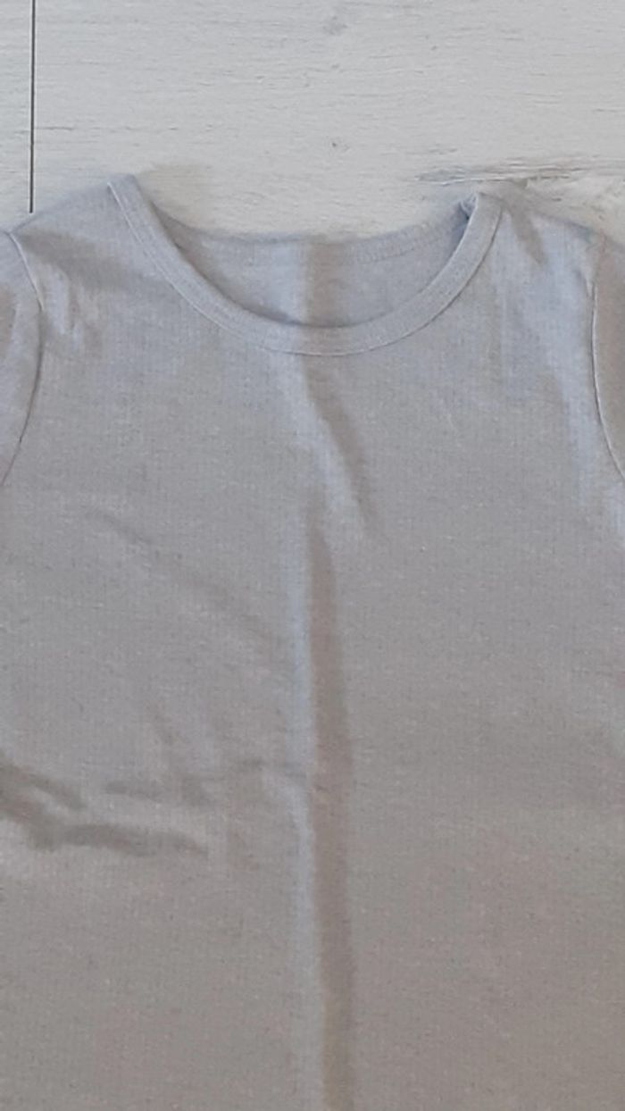 Tshirt 9/10 ans - photo numéro 2