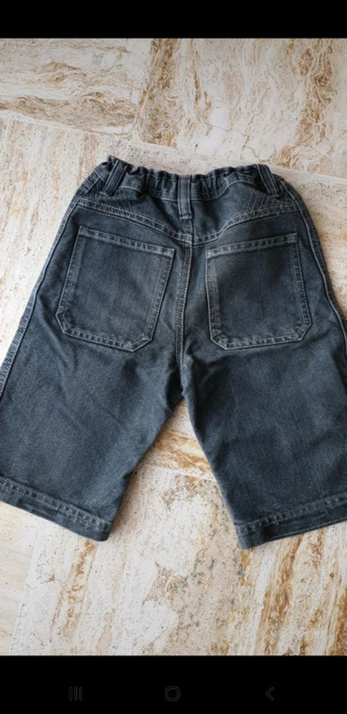Bermuda ou short 8 ans - photo numéro 7