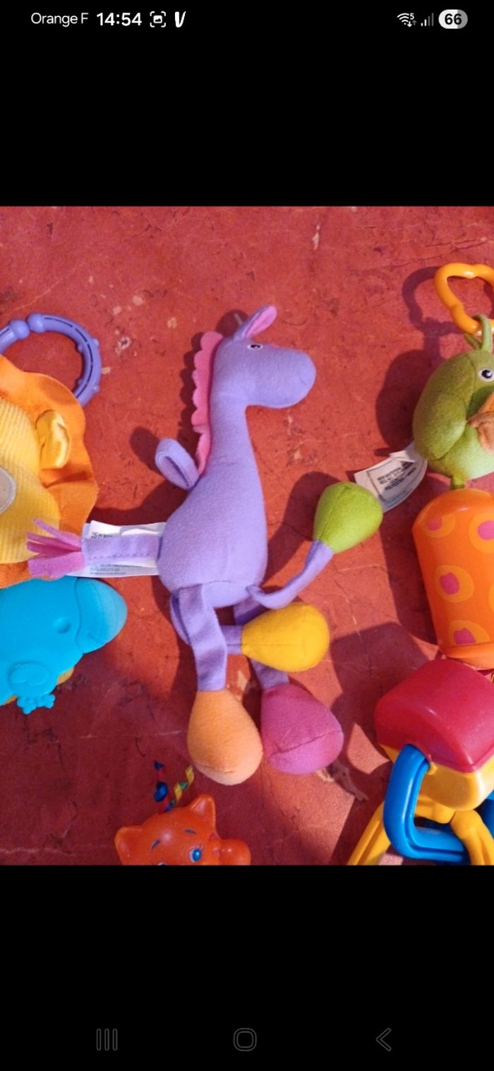 Lot de hochets et jeux d éveil - photo numéro 3