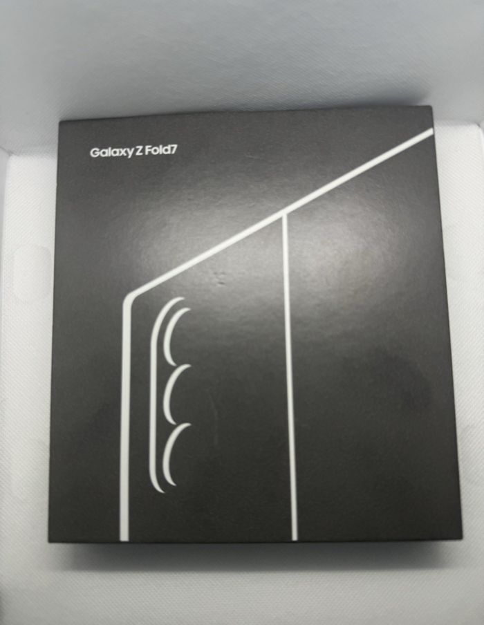 Samsung Galaxy Z Fold7 - Noir de jais 512 Go - Débloqué - 14 cycles de batteries - Soutien gorge 100 - photo numéro 2