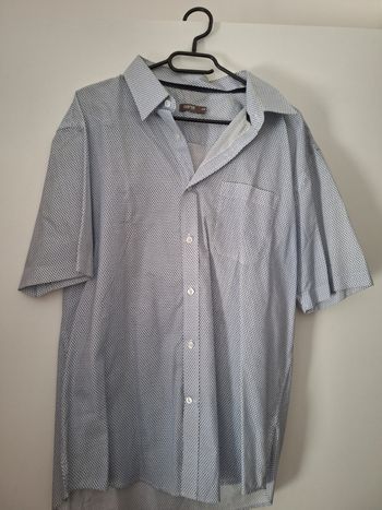Chemise blanche et bleu