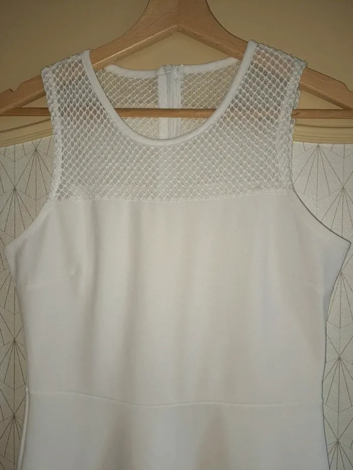 Superbe robe femme Tu taille 38/40 blanche et dentelle noire tbe comme neuve - photo numéro 2