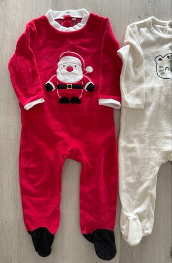 Lot 2 pyjamas bébé.