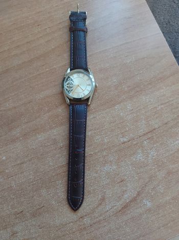 Montre neuve Avon