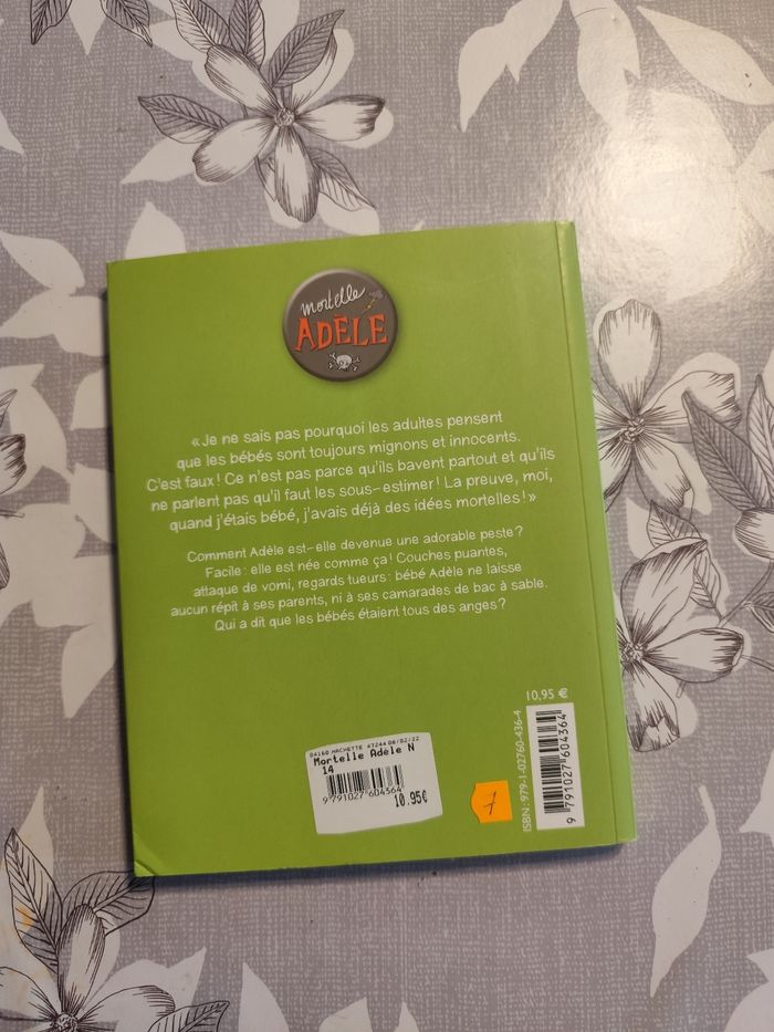 Mortelle Adèle tome 14 - photo numéro 2