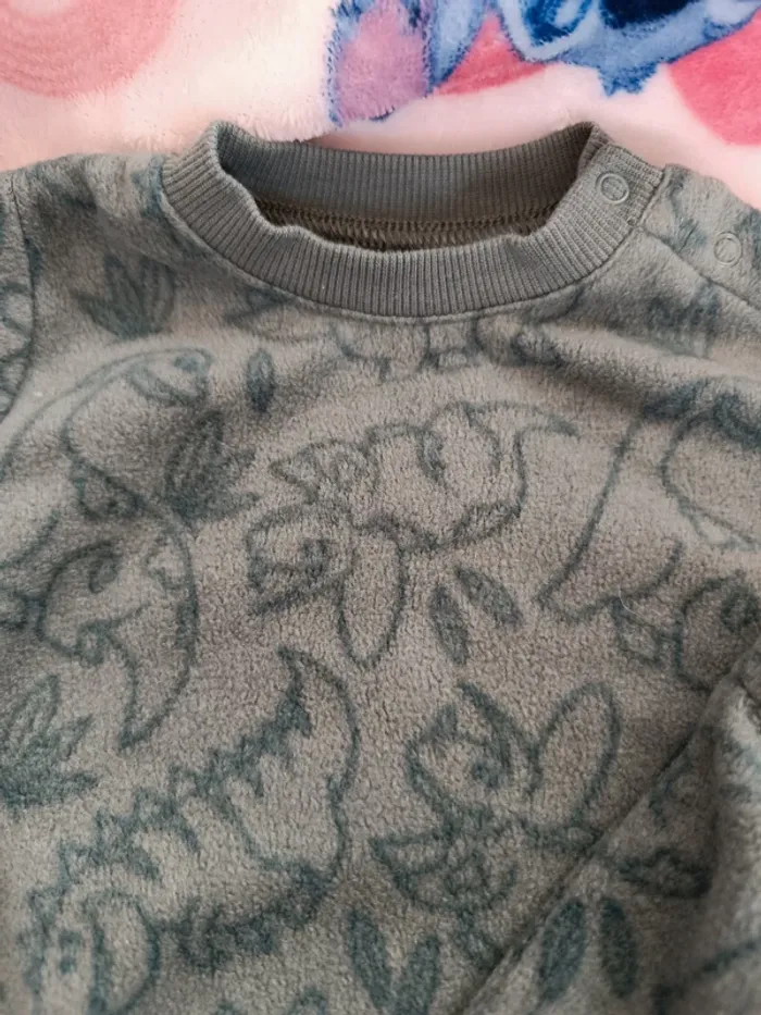 Pyjamas 2 pièces Kiabi taille 12 mois - photo numéro 3