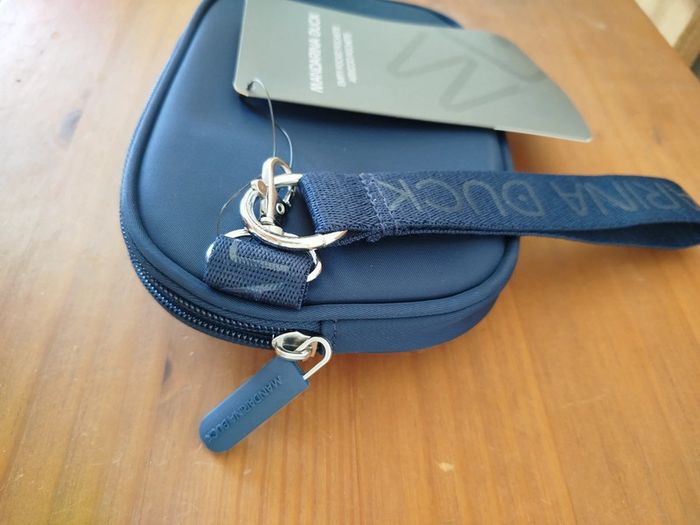 Pochette bleu marine Mandarina duck neuve - photo numéro 4