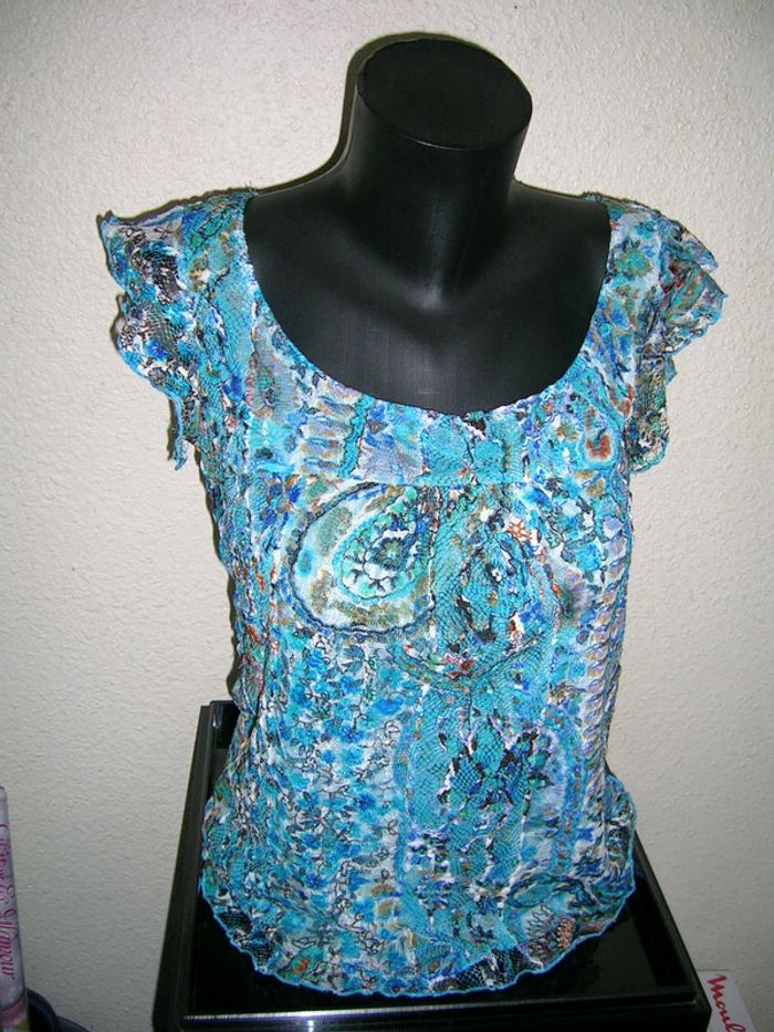 haut doublé à motifs style dentelle Taille 1 neuf - photo numéro 2