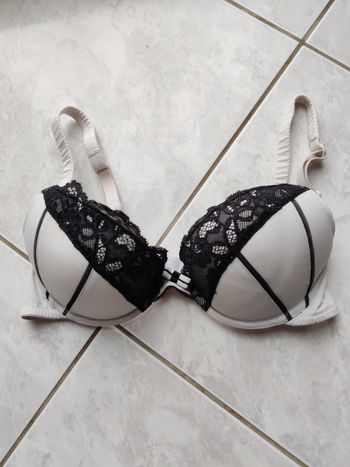 Soutien gorge blanc et noir 