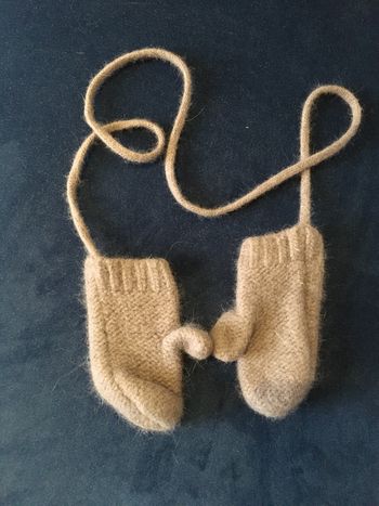 Moufles bébé grise