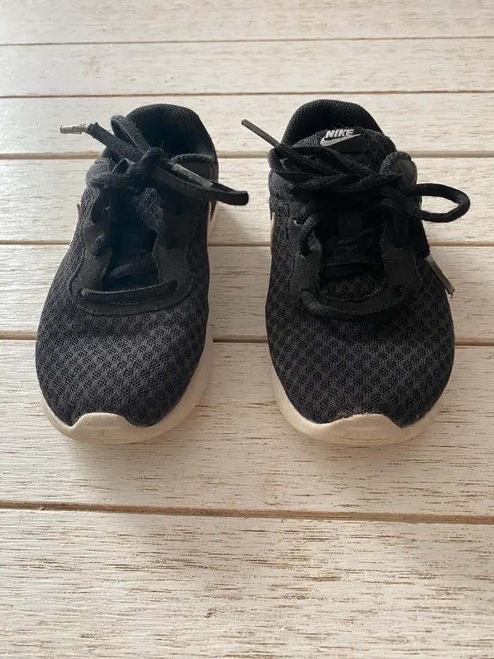 Basket Nike chaussure taille 28 - photo numéro 2