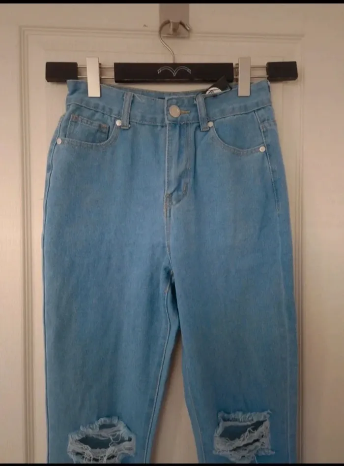 Neuf jean mom troué femme boohoo taille XS/34 - photo numéro 2