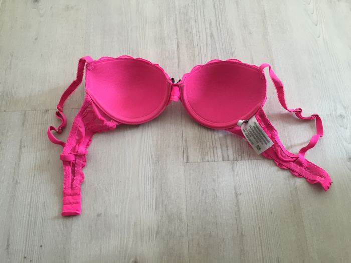Soutien-gorge rose flashy - photo numéro 2