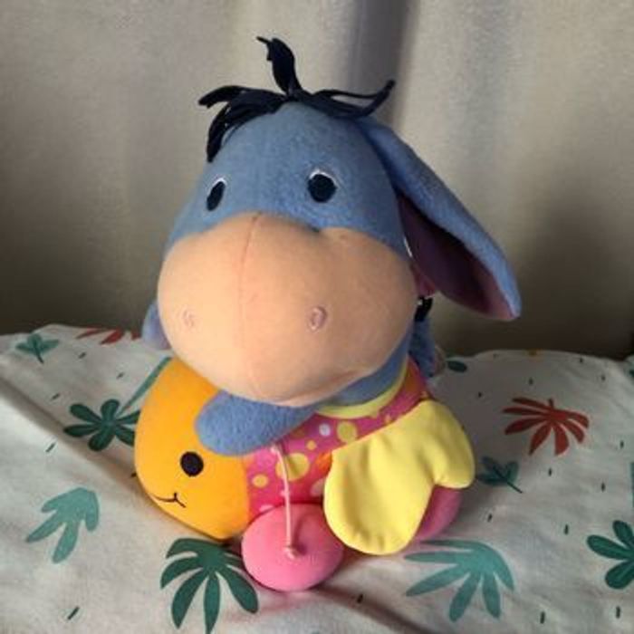 Bourriquet vibrant quand on lui tire la queue Fisher Price