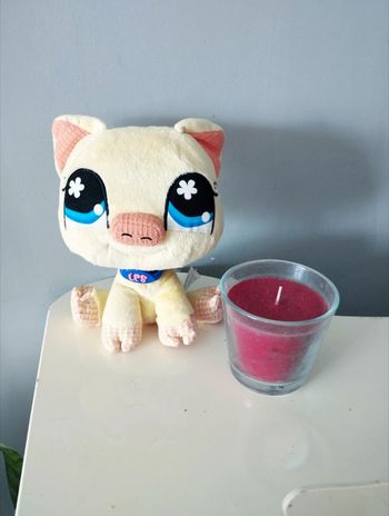 Doudou peluche Petshop pet shop( 20 cm de haut en bas)