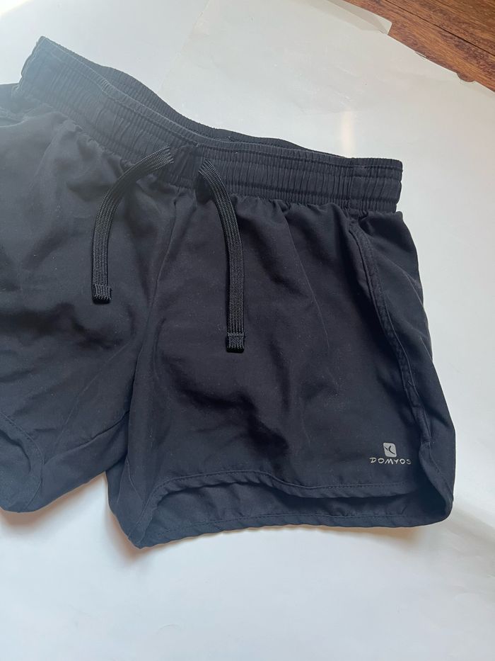 short de sport noir domyos 10-11 ans - photo numéro 4