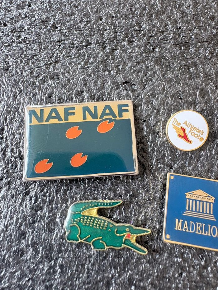 Lot de 6 pin’s thème marque de vêtement - photo numéro 2