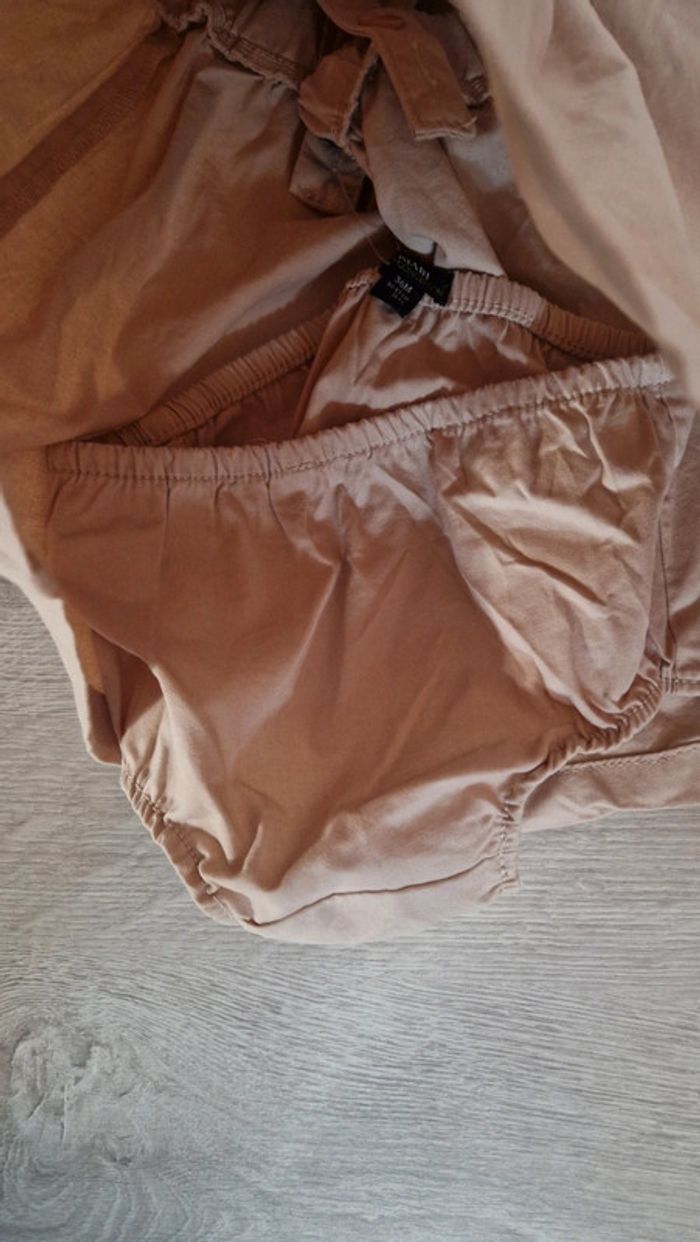Robe à bretelles beige et culotte bloomer beige neuve avec 🏷 Kiabi 🐇36 mois🐇 - photo numéro 4