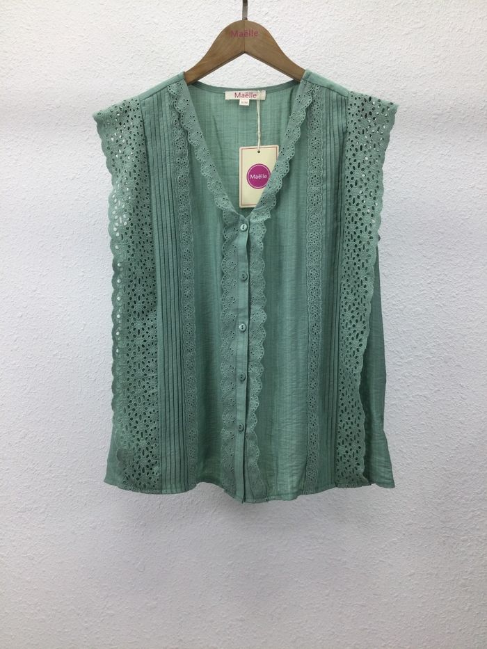 Blouse vert d’eau taille 40