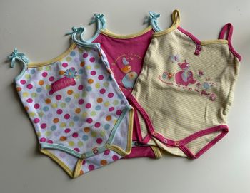 lot 3 bodies colorés petite bretelle avec noeuds taille 3 mois