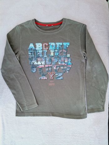 T-shirt manches longues Chevignon 10 ans marron avec motifs alphabet