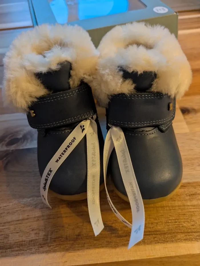 Botines fourrées T 18 - photo numéro 3