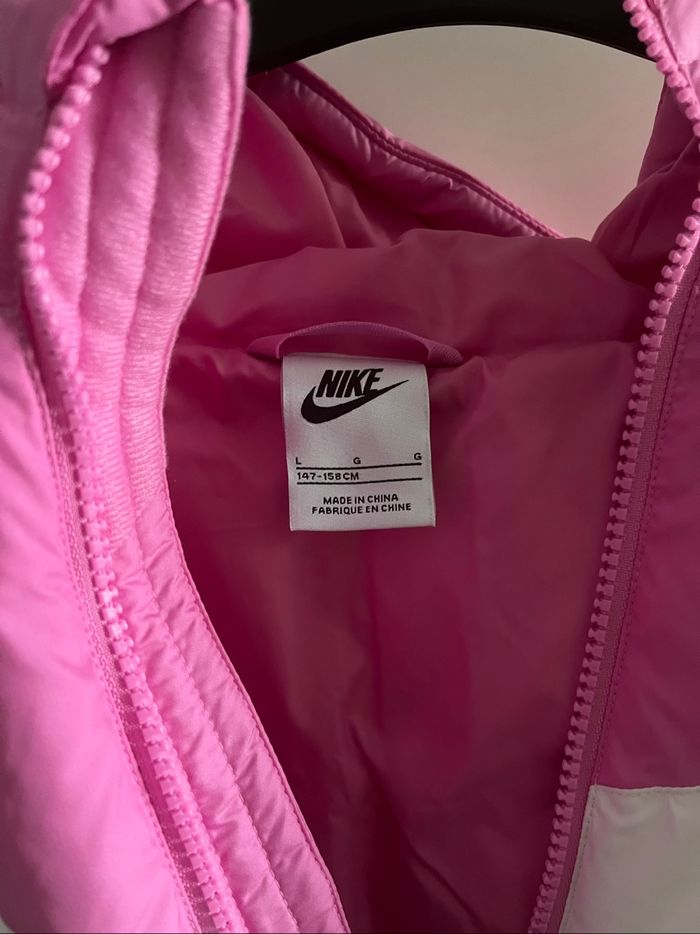 Manteau fille Nike taille 12/13 ans - photo numéro 2