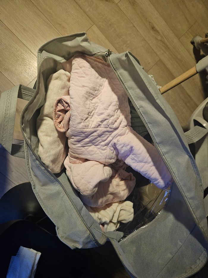 Lot fille 9 a 12 mois