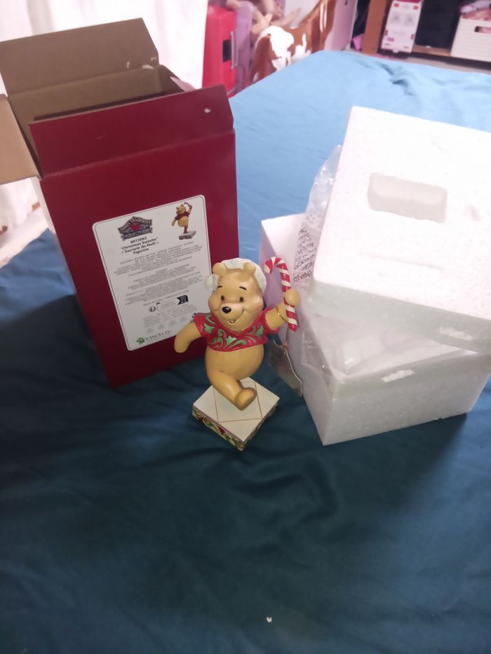 Figurine Enesco de Winnie l'ourson noël disney neuve - photo numéro 2