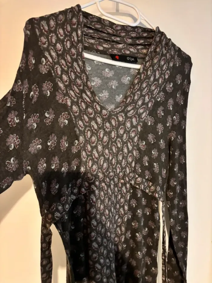 Blouse femme col V taille 42 - XL en très bon état - photo numéro 2