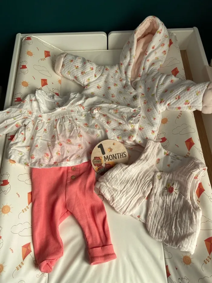 Ensemble Sergent Major fleuri taille 1 mois