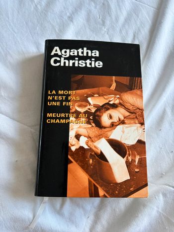 Livre Agatha Christie Double roman La mort n’est pas une fin Meurtre au champagne 00s